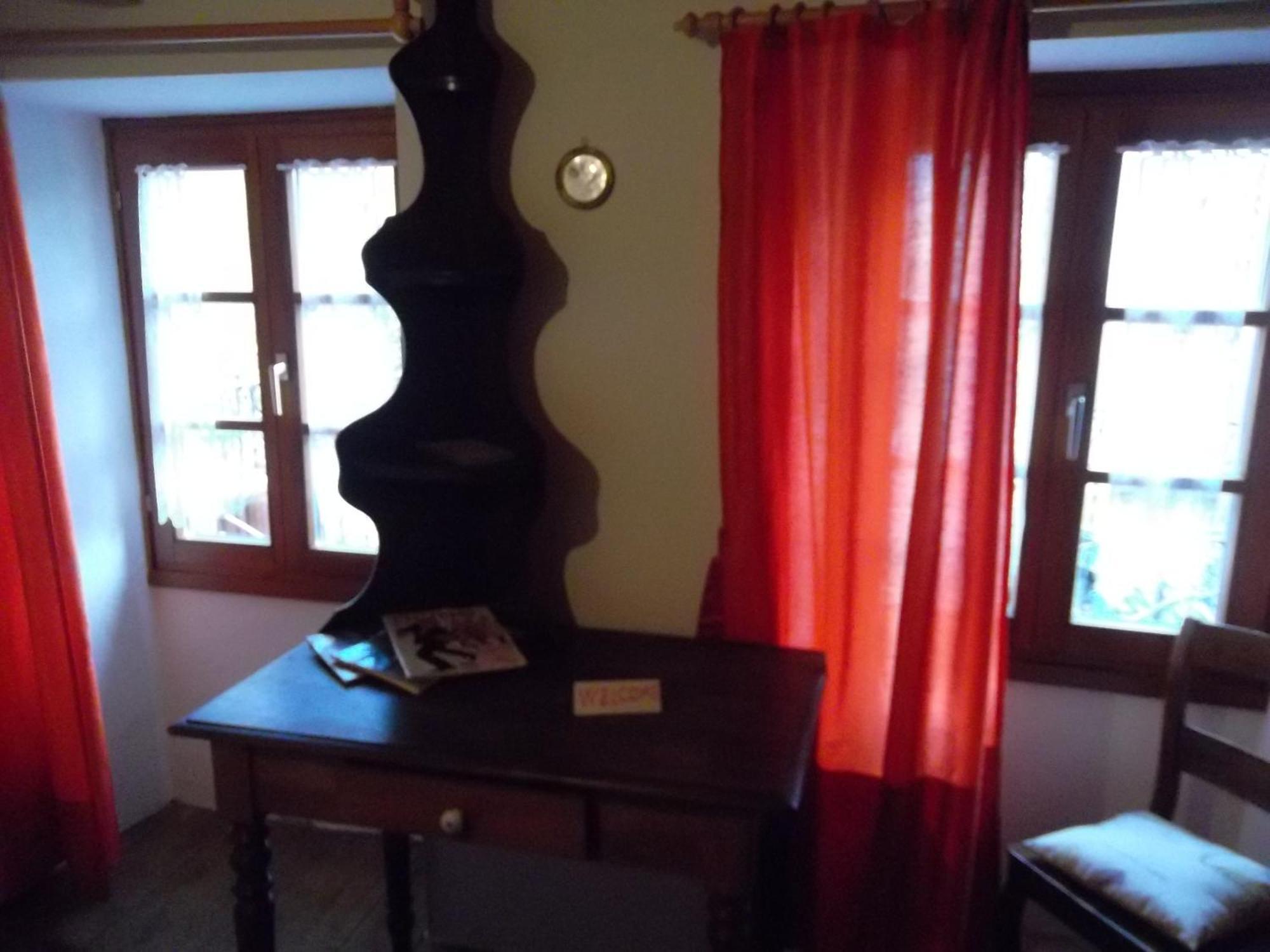 Guesthouse By Wild Linescio Bilik gambar