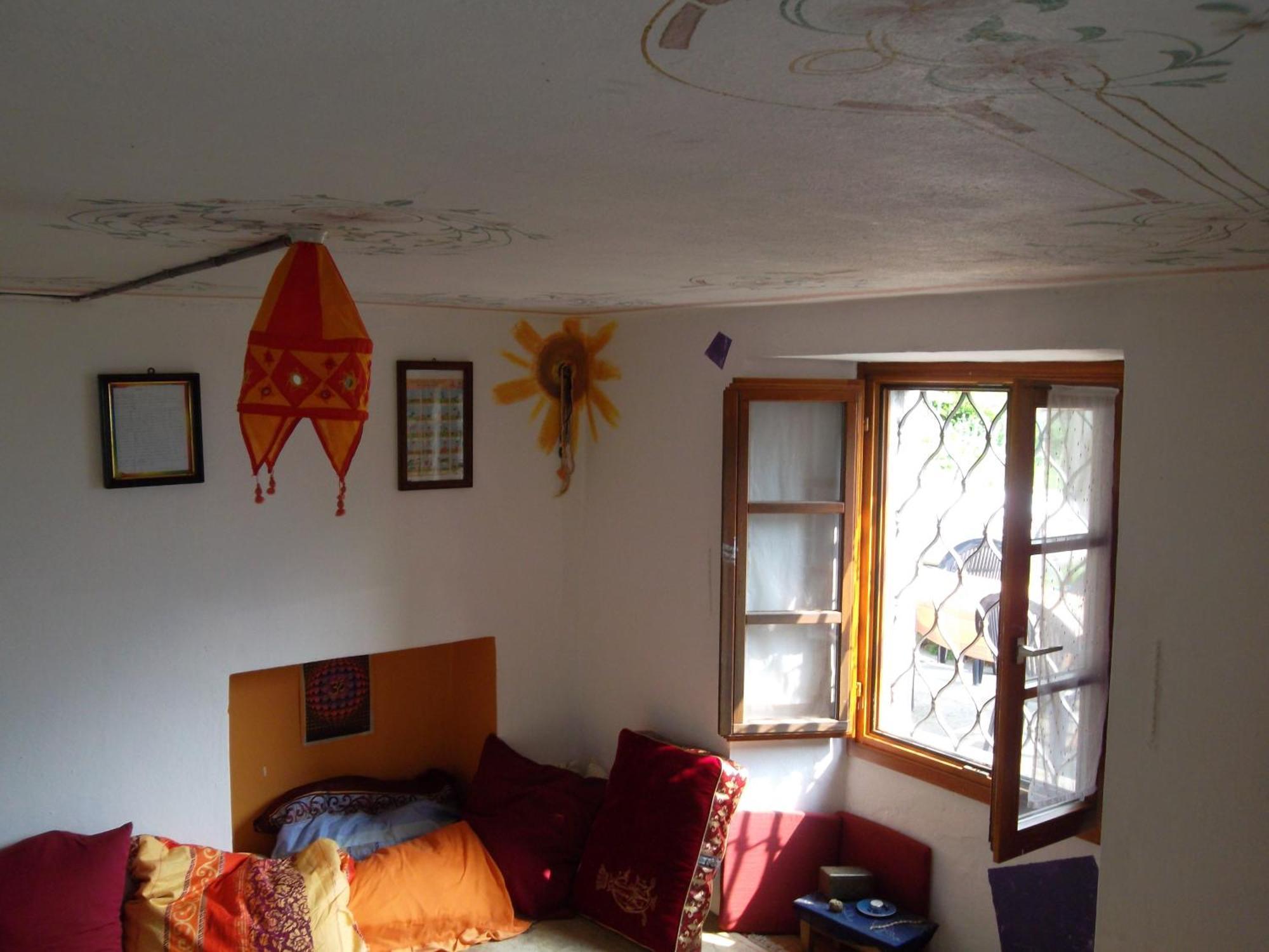 Guesthouse By Wild Linescio Bilik gambar